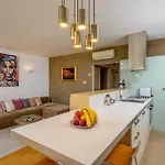 Luxury Eni On The West Coast Apartment