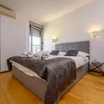 Luxury Eni On The West Coast Apartment