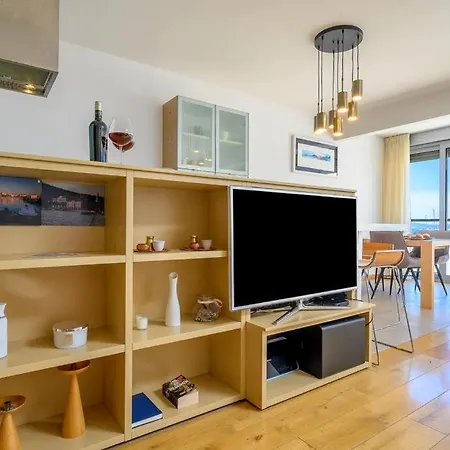 Luxury Eni On The West Coast Split