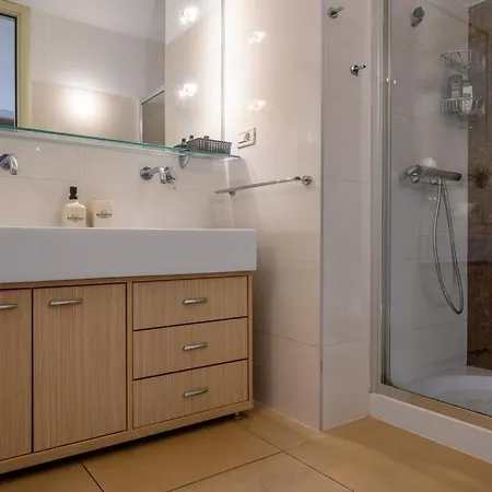 Luxury Eni On The West Coast *