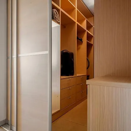 Luxury Eni On The West Coast Split