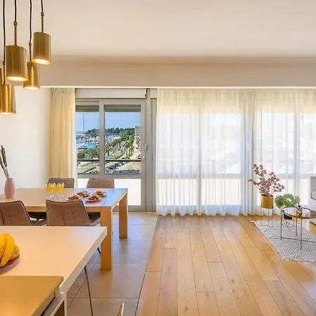 Апартаменты Luxury Eni On The West Coast *