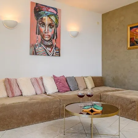 Luxury Eni On The West Coast Апартаменты Сплит